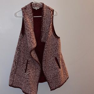 Maroon vest with pockets